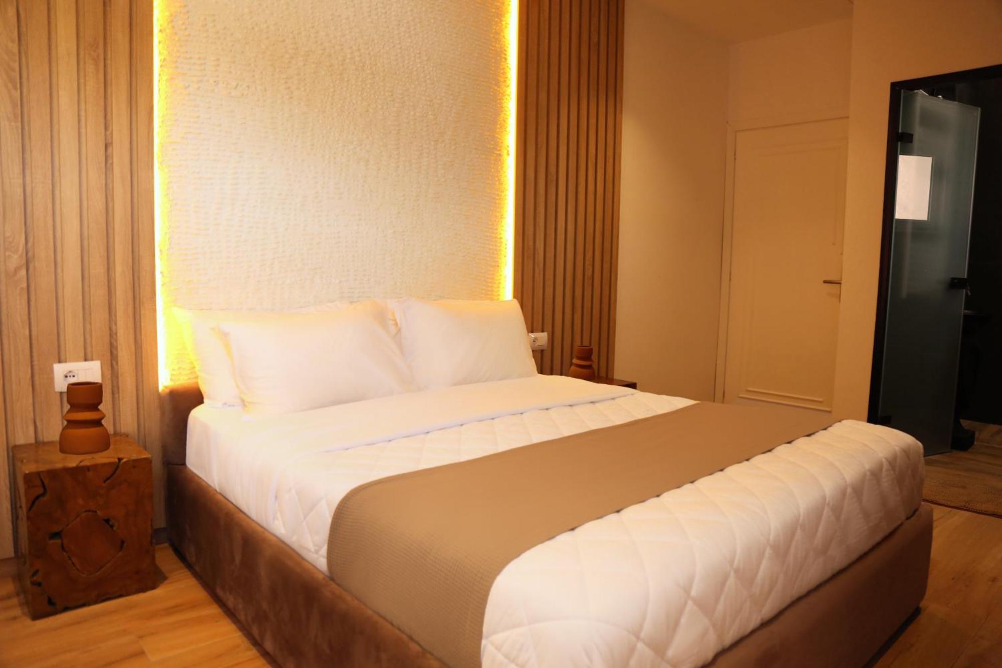 Foga Hebrus Hotel Ксамил Екстериор снимка